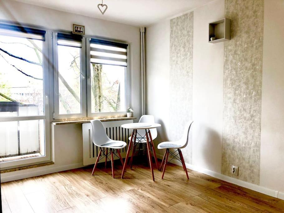 Miejskie Mieszkanie Apartment Varşovia Exterior foto