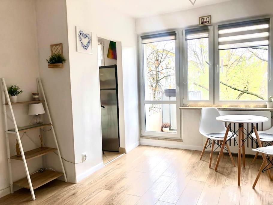 Miejskie Mieszkanie Apartment Varşovia Exterior foto