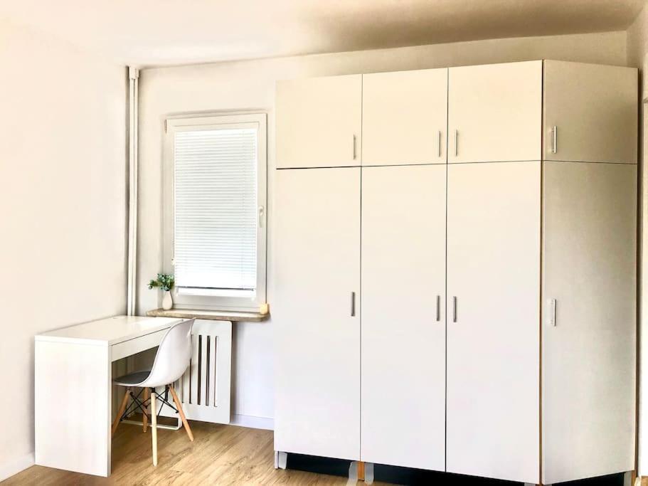 Miejskie Mieszkanie Apartment Varşovia Exterior foto