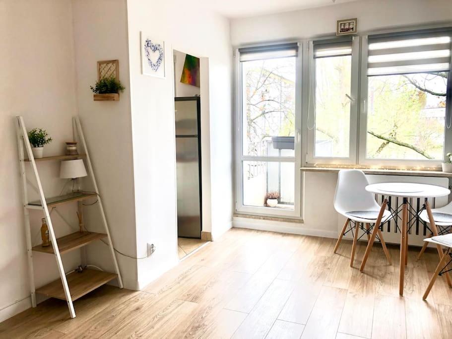 Miejskie Mieszkanie Apartment Varşovia Exterior foto